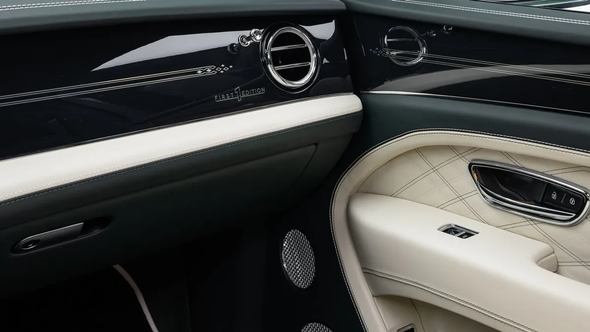 2023 Bentley Bentayga EWB proposée par un concessionnaire spécialisé à Dubai, Émirats arabes unis, photo 20 sur 25