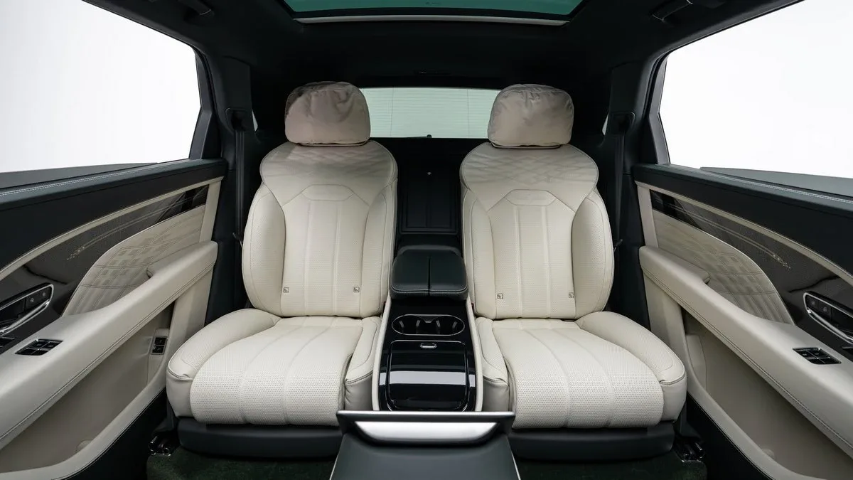 2023 Bentley Bentayga EWB proposée par un concessionnaire spécialisé à Dubai, Émirats arabes unis, photo 25 sur 25