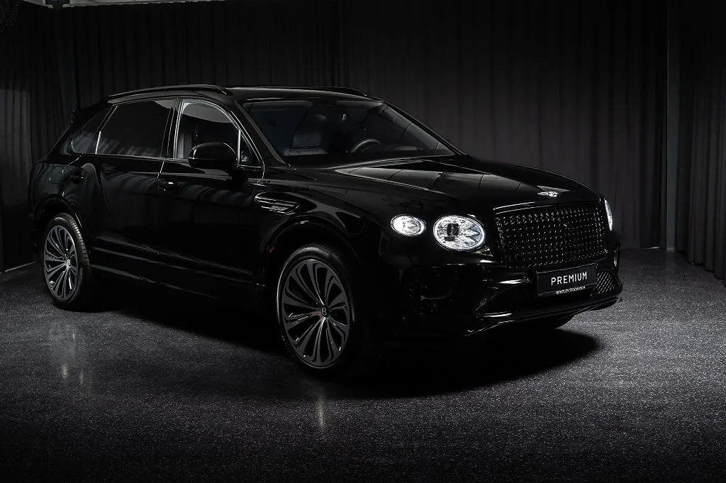 2023 Bentley Bentayga EWB offered by an authorised dealer in Järfälla, Sweden, main photo