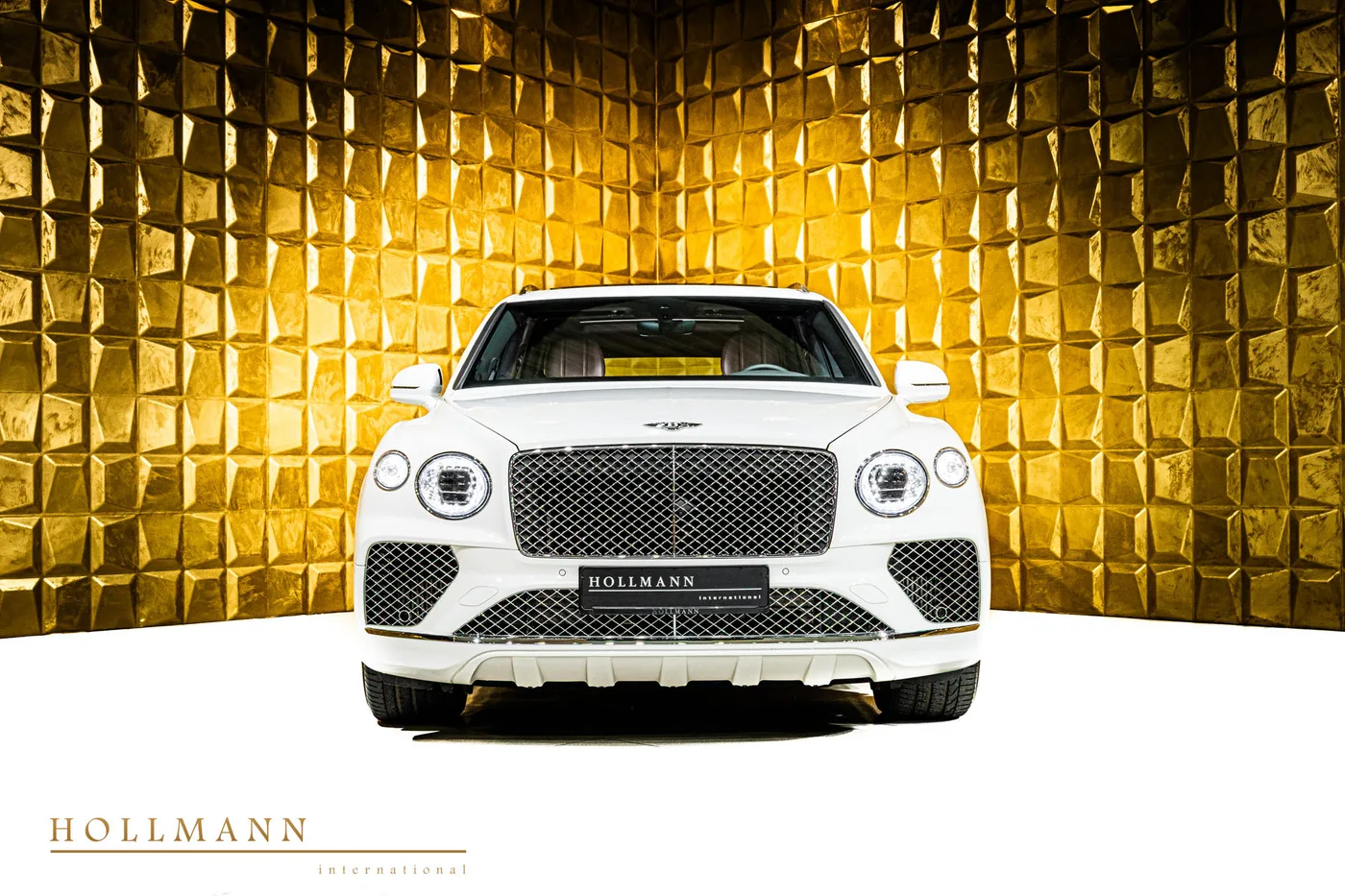 2023 Bentley Bentayga Hybrid proposée par un concessionnaire spécialisé à Stuhr, Allemagne, photo 3 sur 8
