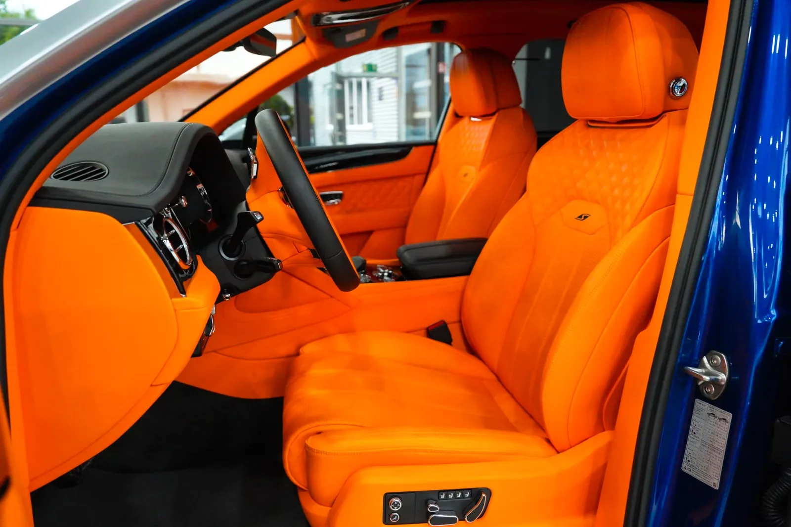 2023 Bentley Bentayga Hybrid S, 18/30