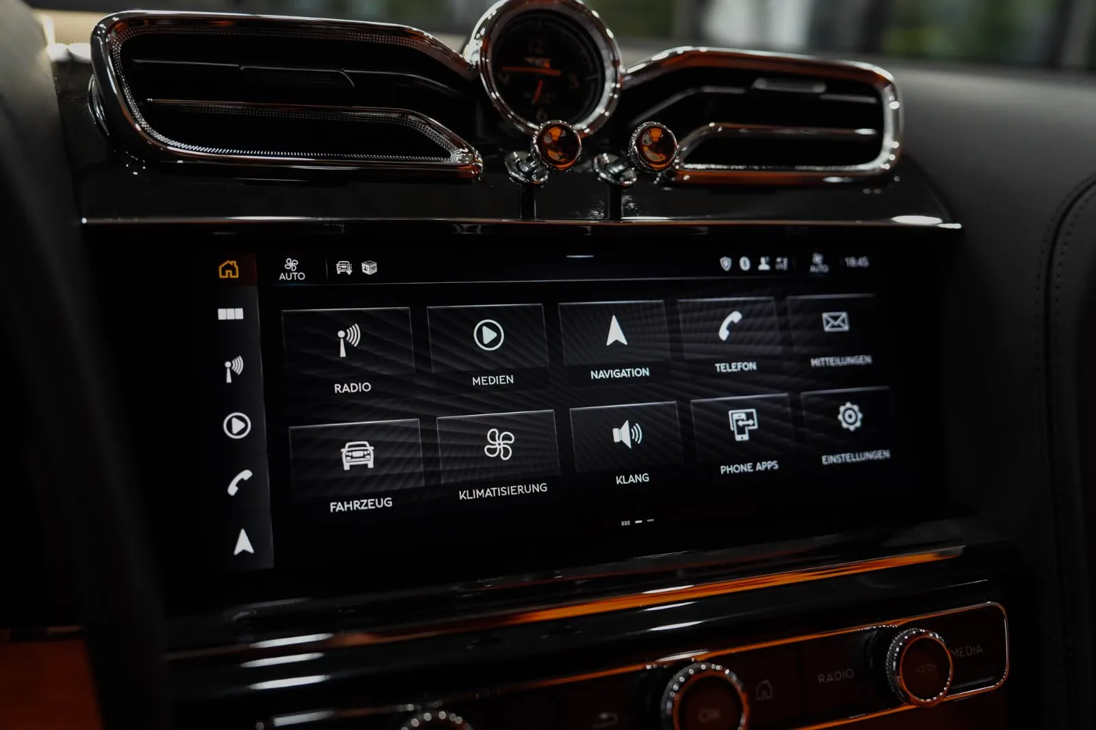 2023 Bentley Bentayga Hybrid S, 30/30