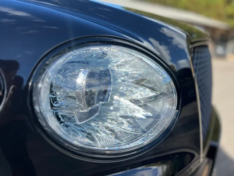 2023 Bentley Bentayga Hybrid, 2/27