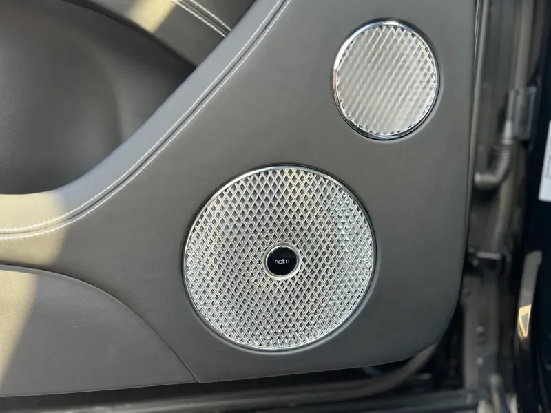 2023 Bentley Bentayga Hybrid, 4/27