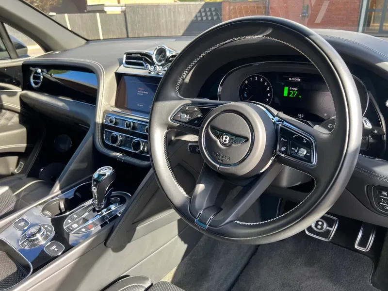 2023 Bentley Bentayga Hybrid, 6/27