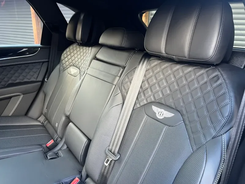 2023 Bentley Bentayga Hybrid, 12/27