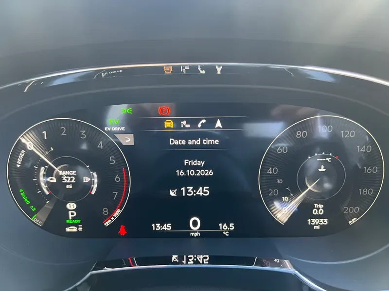 2023 Bentley Bentayga Hybrid, 14/27