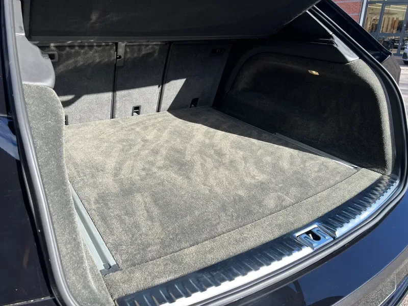 2023 Bentley Bentayga Hybrid, 25/27