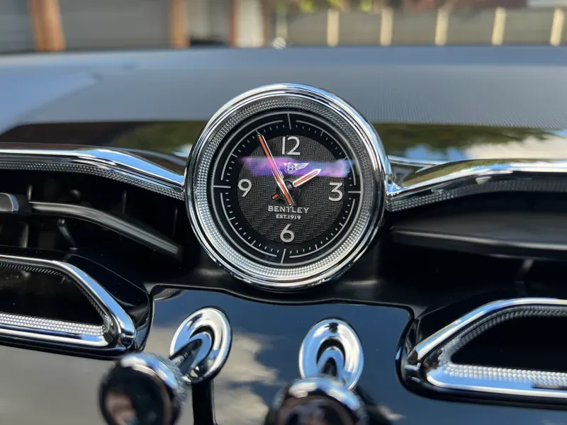 2023 Bentley Bentayga Hybrid, 26/27