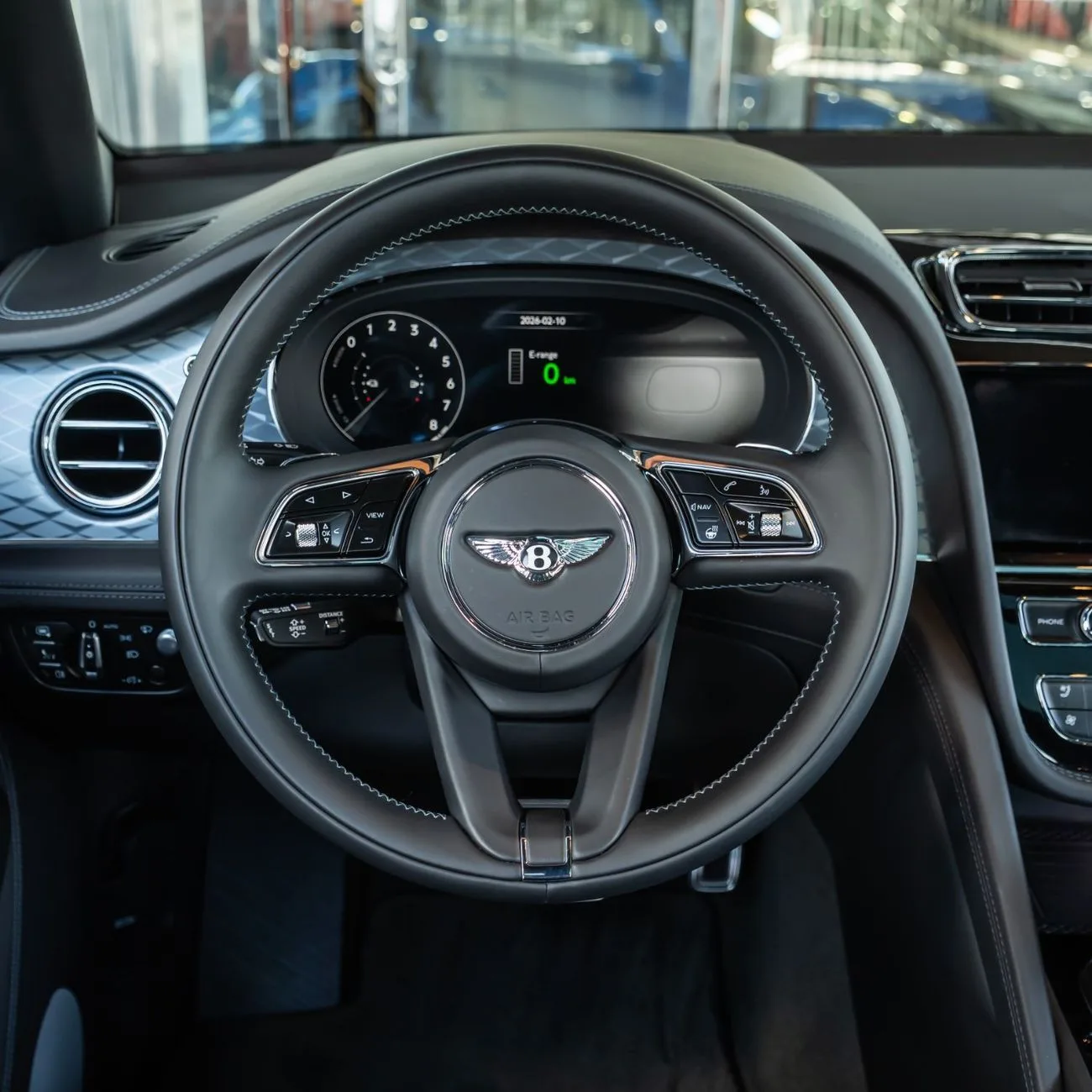 2023 Bentley Bentayga S angeboten von einem Fachhändler in Dubai, Vereinigte Arabische Emirate, Foto 6 von 16