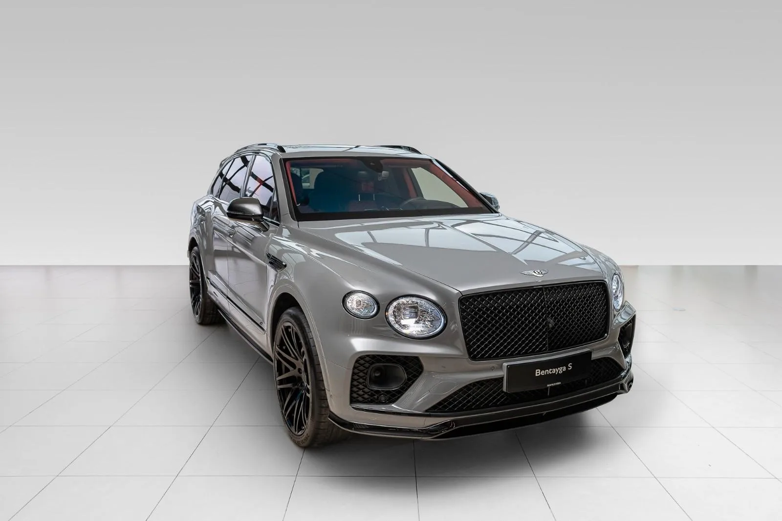 2023 Bentley Bentayga S, 3/28