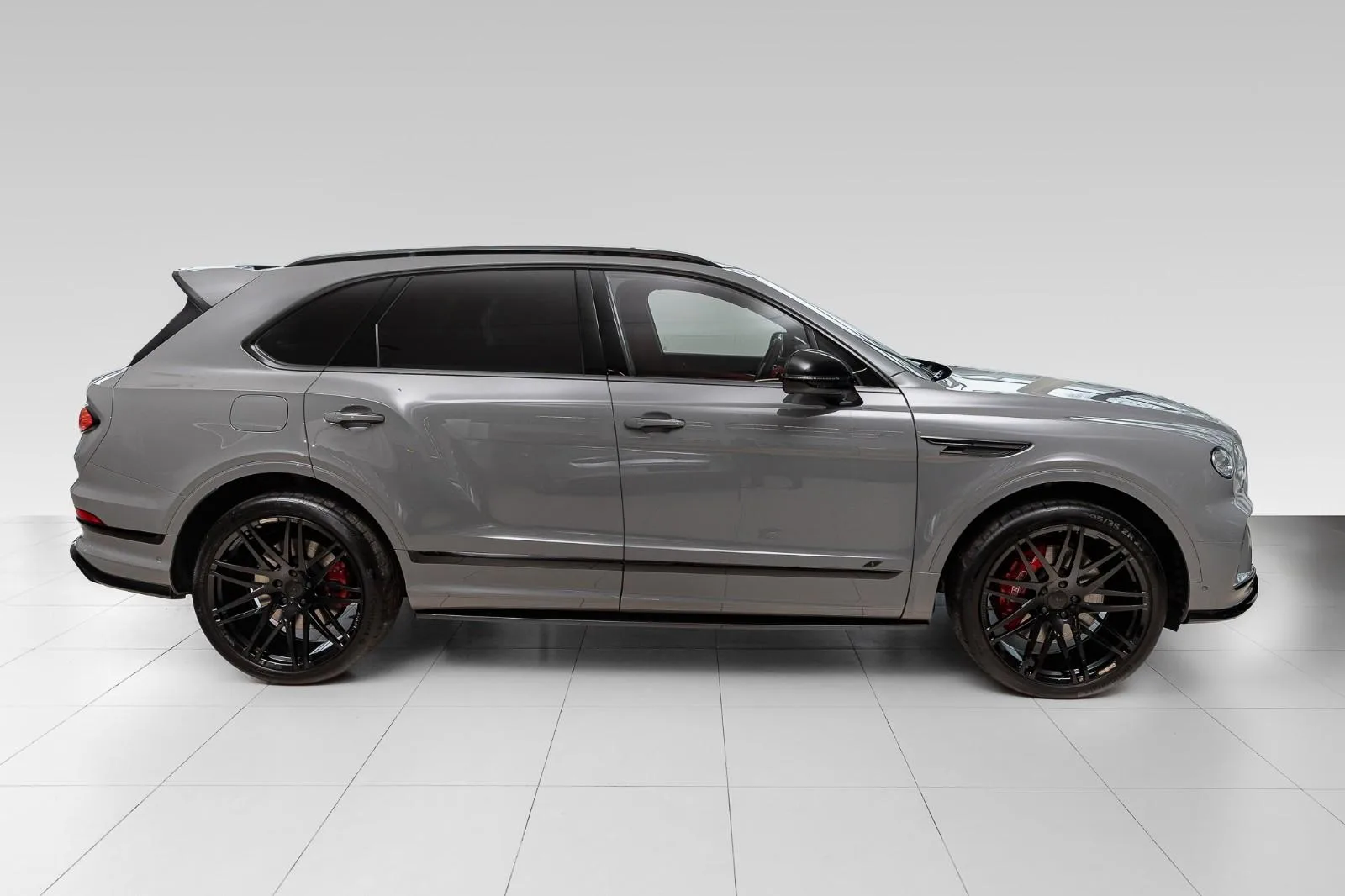 2023 Bentley Bentayga S, 4/28