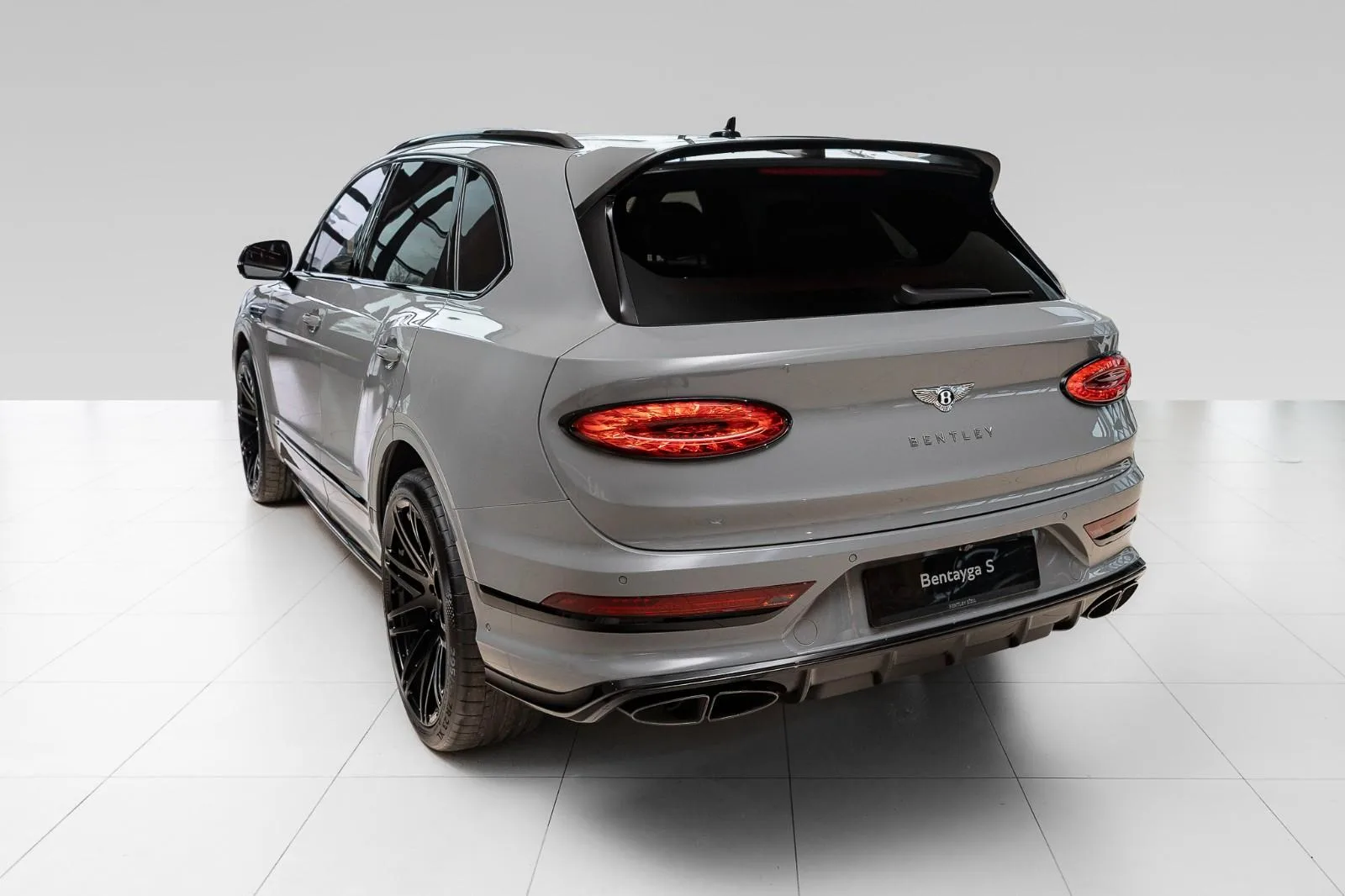 2023 Bentley Bentayga S, 5/28