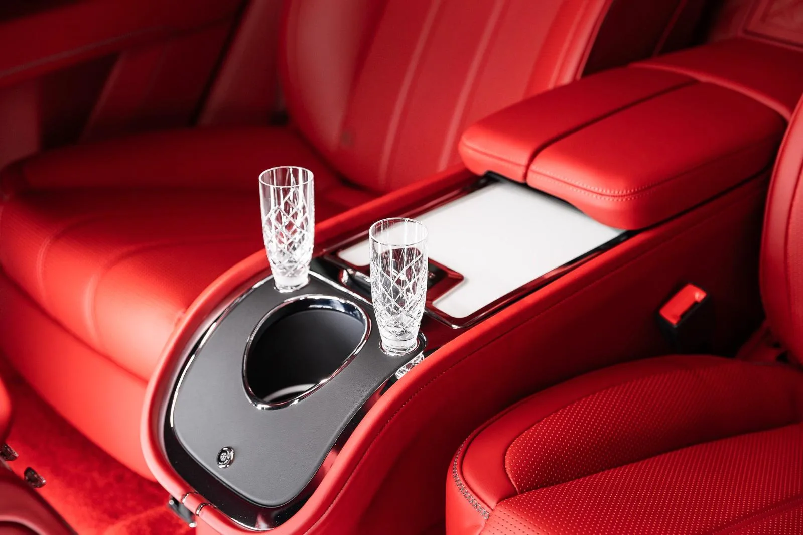 2023 Bentley Bentayga S, 16/28