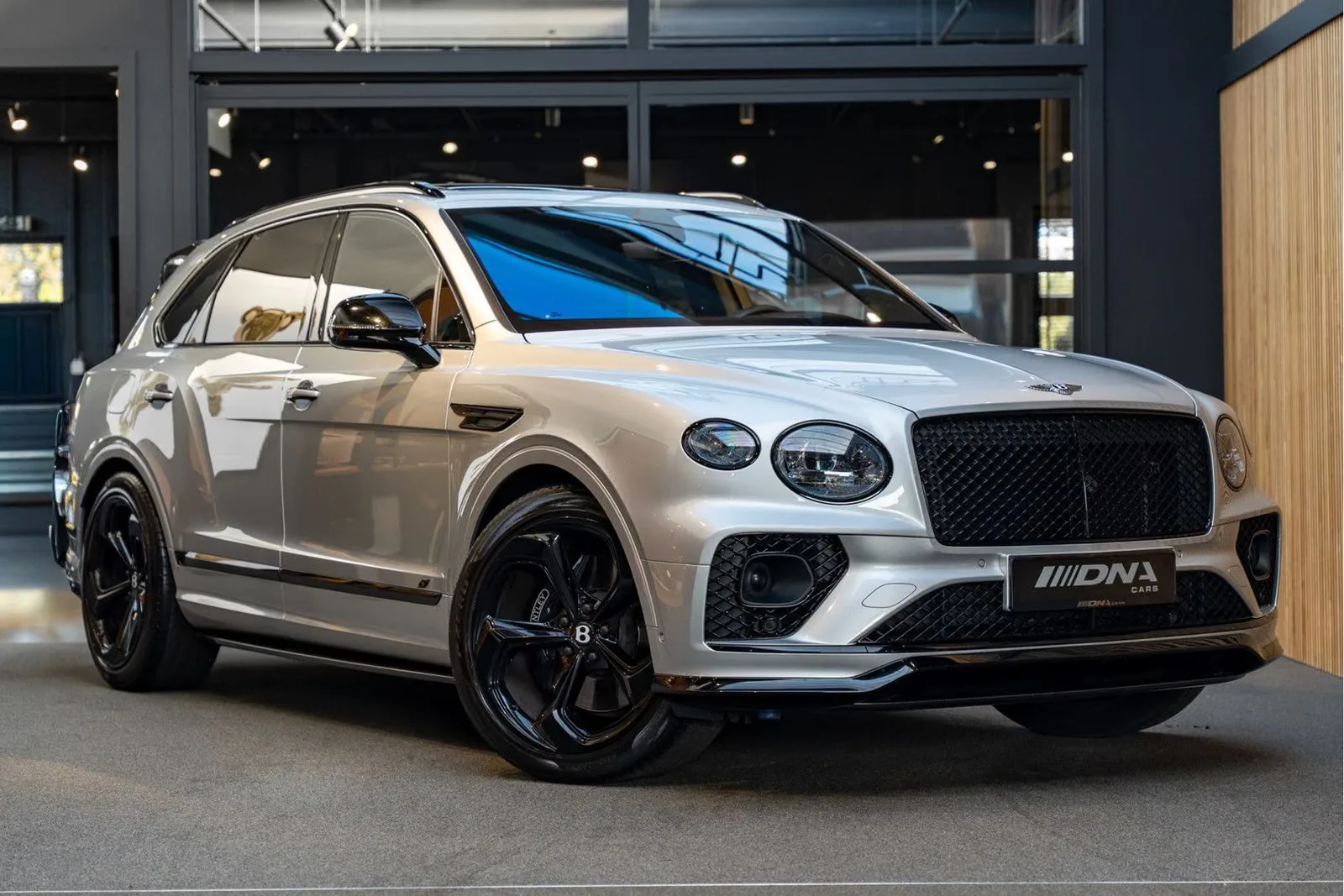 2023 Bentley Bentayga S offered by a specialist dealer in Naarden, Netherlands, main photo
