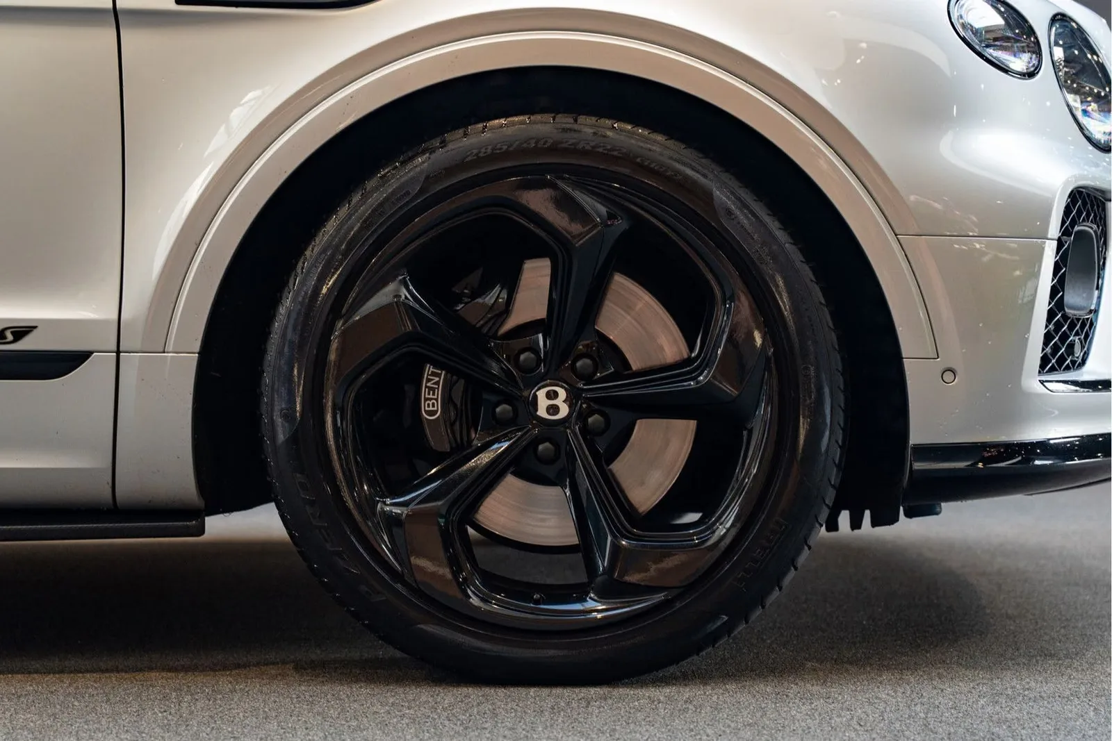 2023 Bentley Bentayga S, 10/30