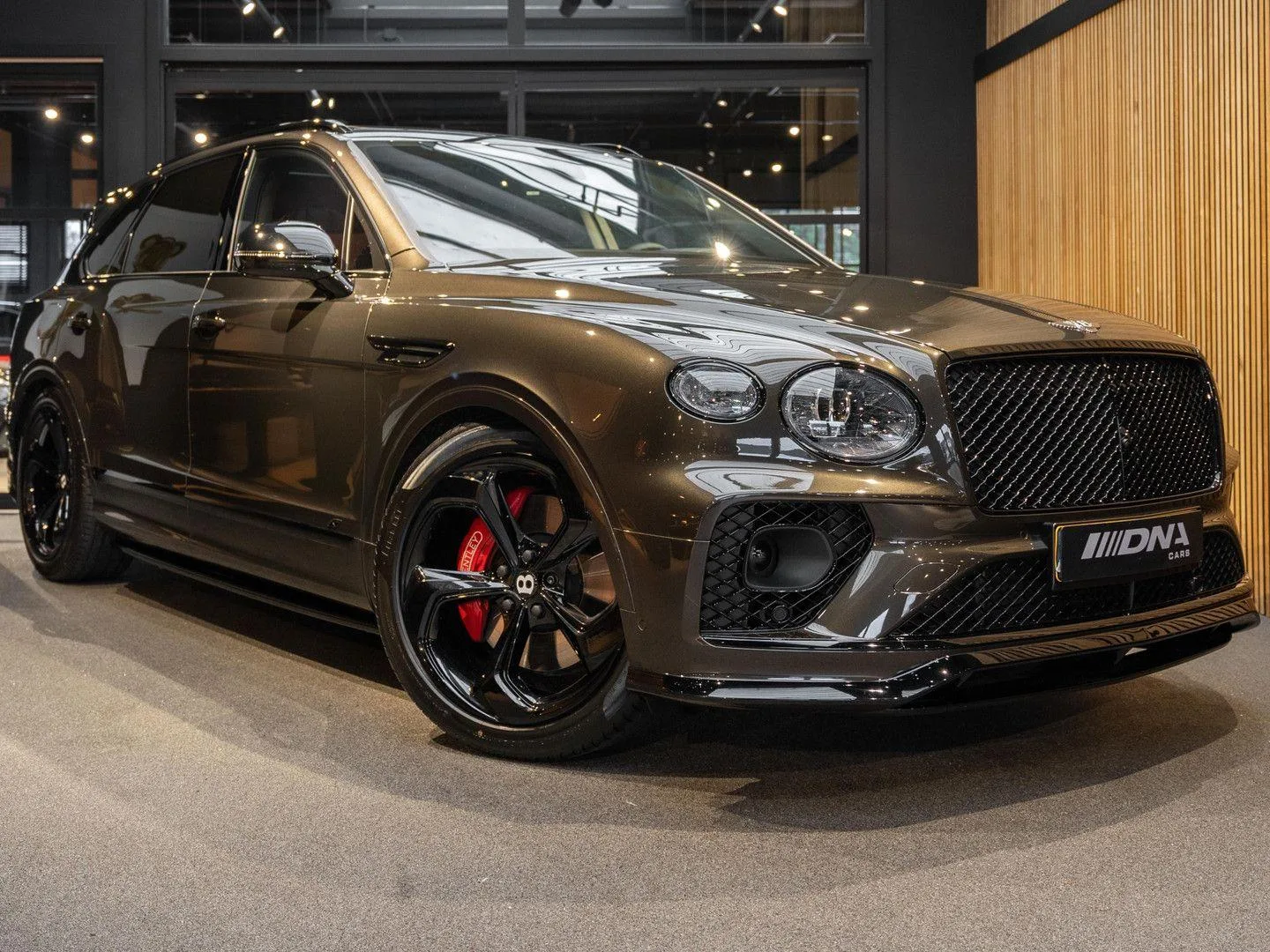 2023 Bentley Bentayga S offered by a specialist dealer in Naarden, Netherlands, main photo