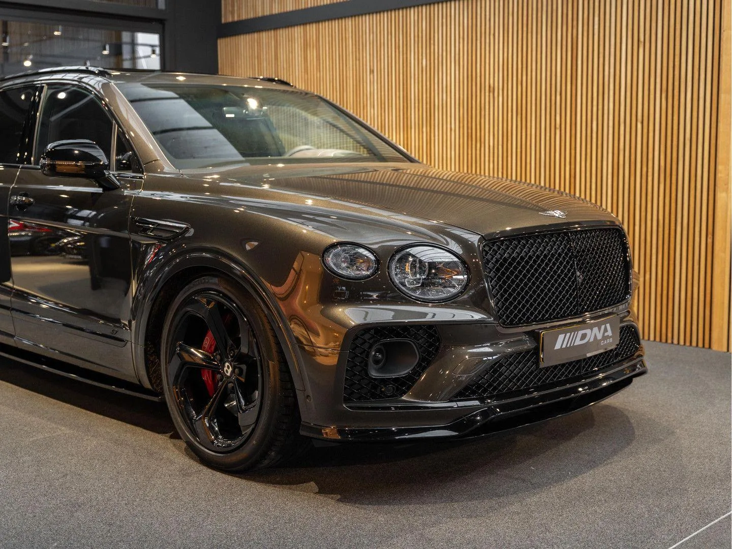2023 Bentley Bentayga S, 10/30