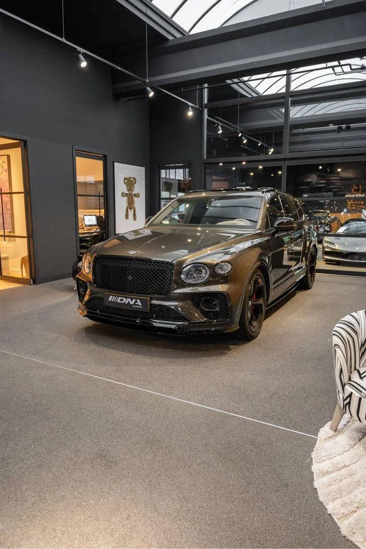 2023 Bentley Bentayga S, 20/30