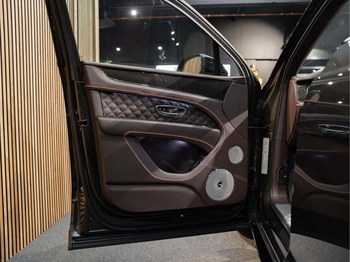 2023 Bentley Bentayga S, 21/30