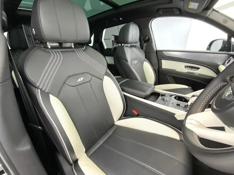 2023 Bentley Bentayga S, 21/30