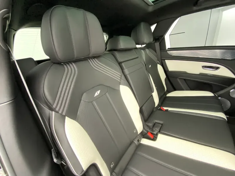 2023 Bentley Bentayga S, 23/30
