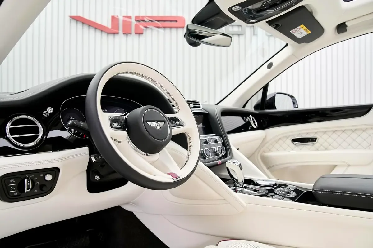 2023 Bentley Bentayga S, 9/13