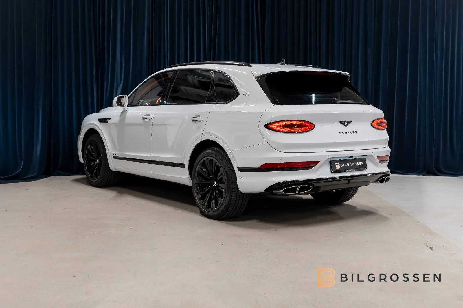 2023 Bentley Bentayga V8 First Edition, 3/28