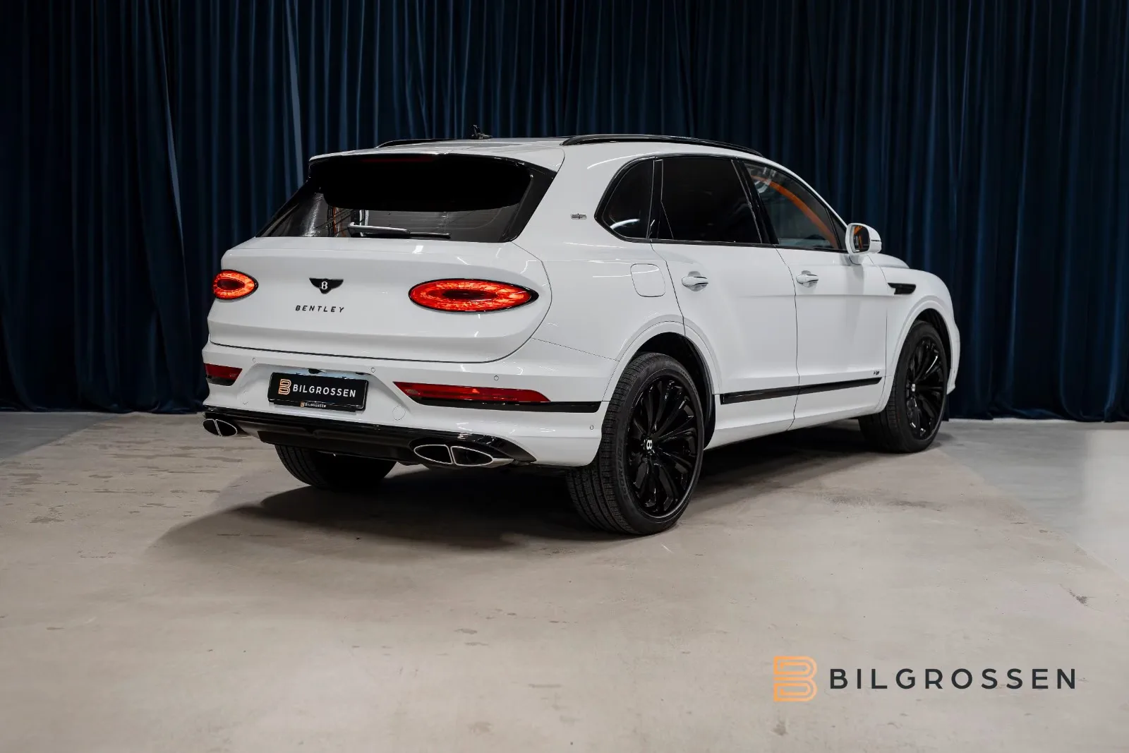 2023 Bentley Bentayga V8 First Edition, 5/28