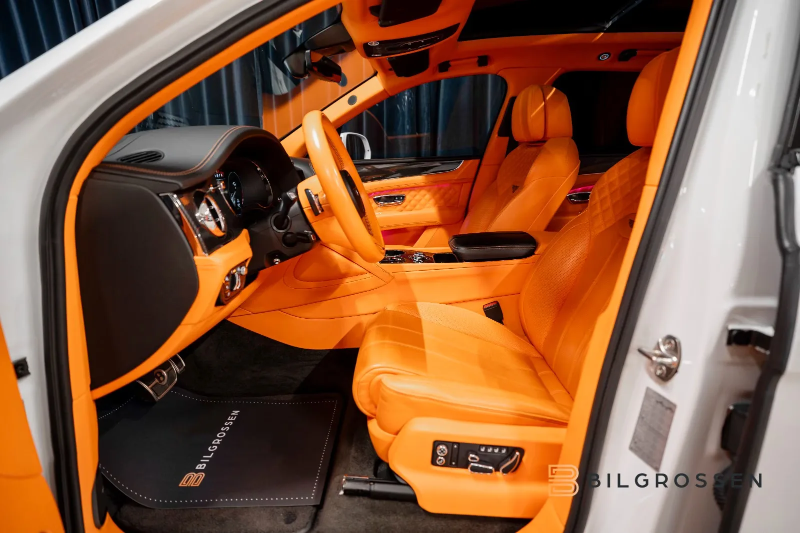 2023 Bentley Bentayga V8 First Edition, 17/28