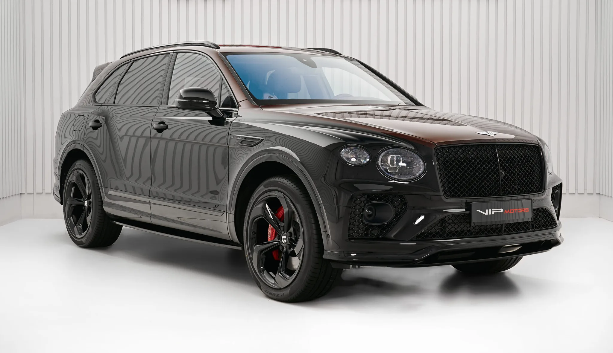 2023 Bentley Bentayga S V8 proposée par un concessionnaire spécialisé à Dubai, Émirats arabes unis, photo principale