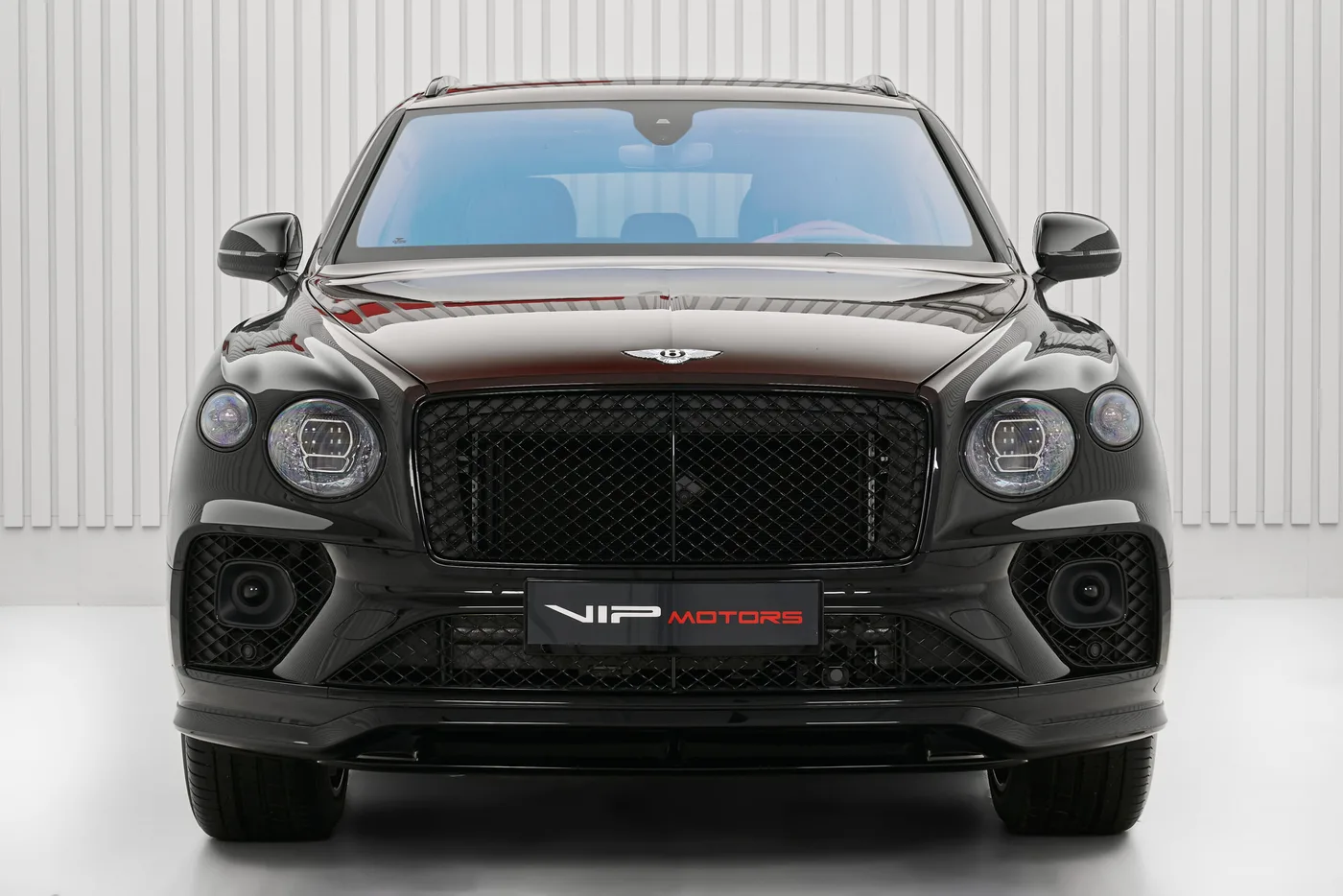 2023 Bentley Bentayga S V8 angeboten von einem Fachhändler in Dubai, Vereinigte Arabische Emirate, Foto 2 von 10
