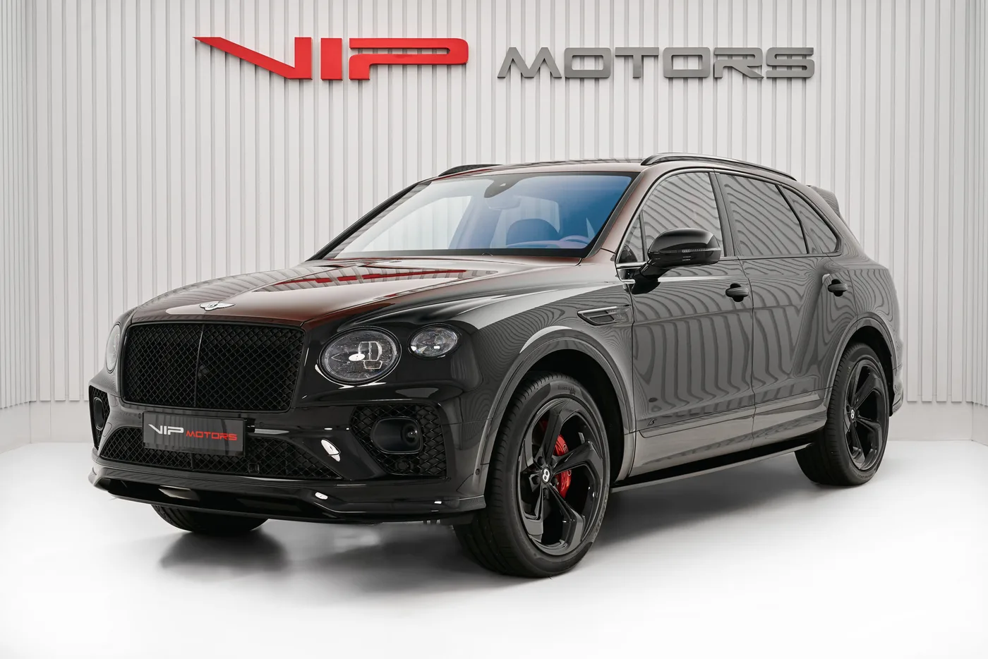 2023 Bentley Bentayga S V8 angeboten von einem Fachhändler in Dubai, Vereinigte Arabische Emirate, Foto 3 von 10