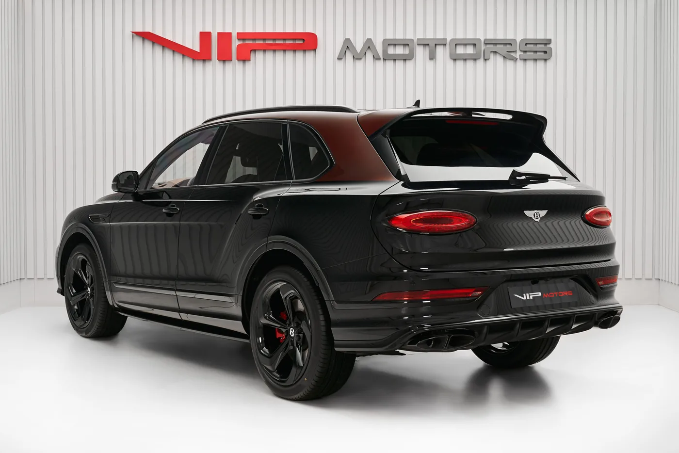 2023 Bentley Bentayga S V8 angeboten von einem Fachhändler in Dubai, Vereinigte Arabische Emirate, Foto 4 von 10