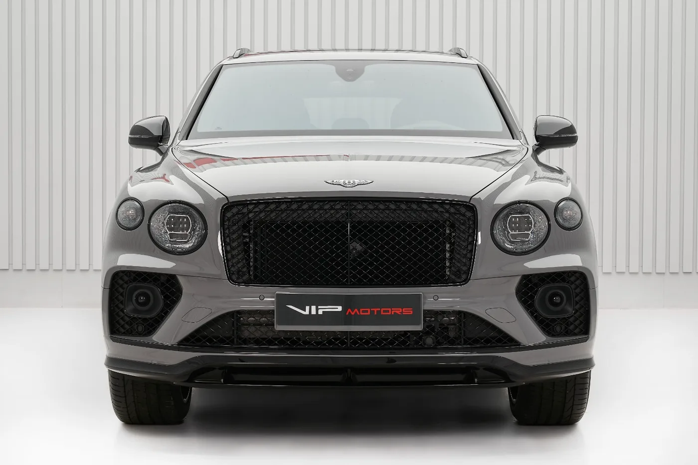 2023 Bentley Bentayga S V8 angeboten von einem Fachhändler in Dubai, Vereinigte Arabische Emirate, Foto 2 von 10