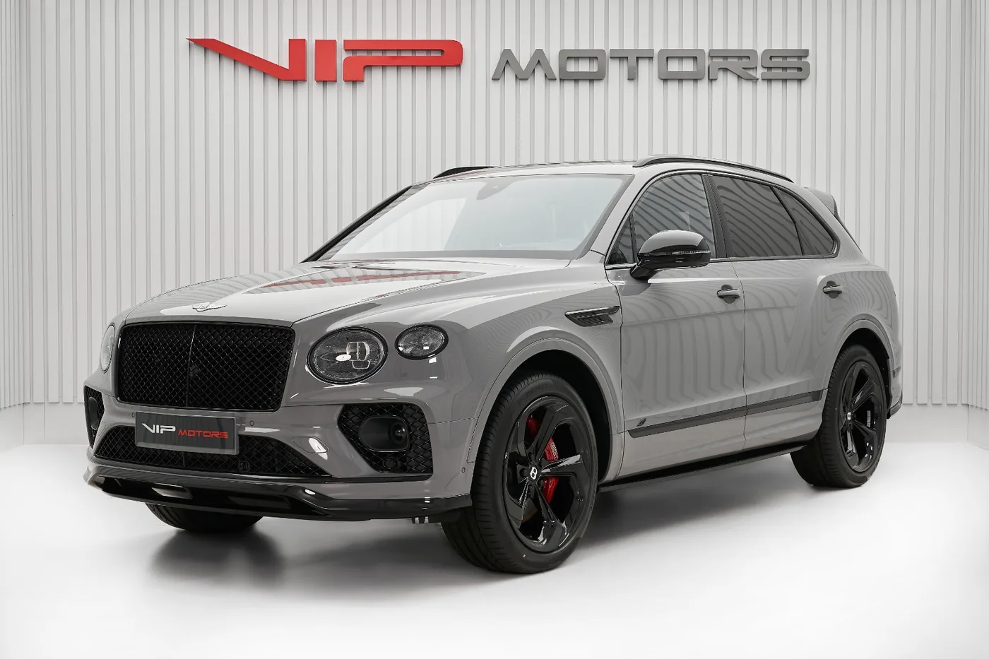 2023 Bentley Bentayga S V8 angeboten von einem Fachhändler in Dubai, Vereinigte Arabische Emirate, Foto 3 von 10