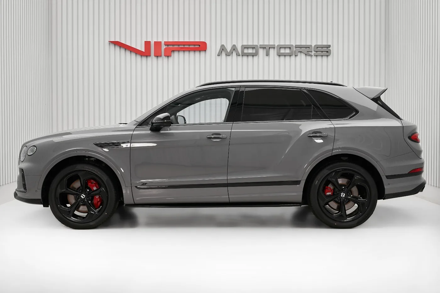 2023 Bentley Bentayga S V8 angeboten von einem Fachhändler in Dubai, Vereinigte Arabische Emirate, Foto 7 von 10