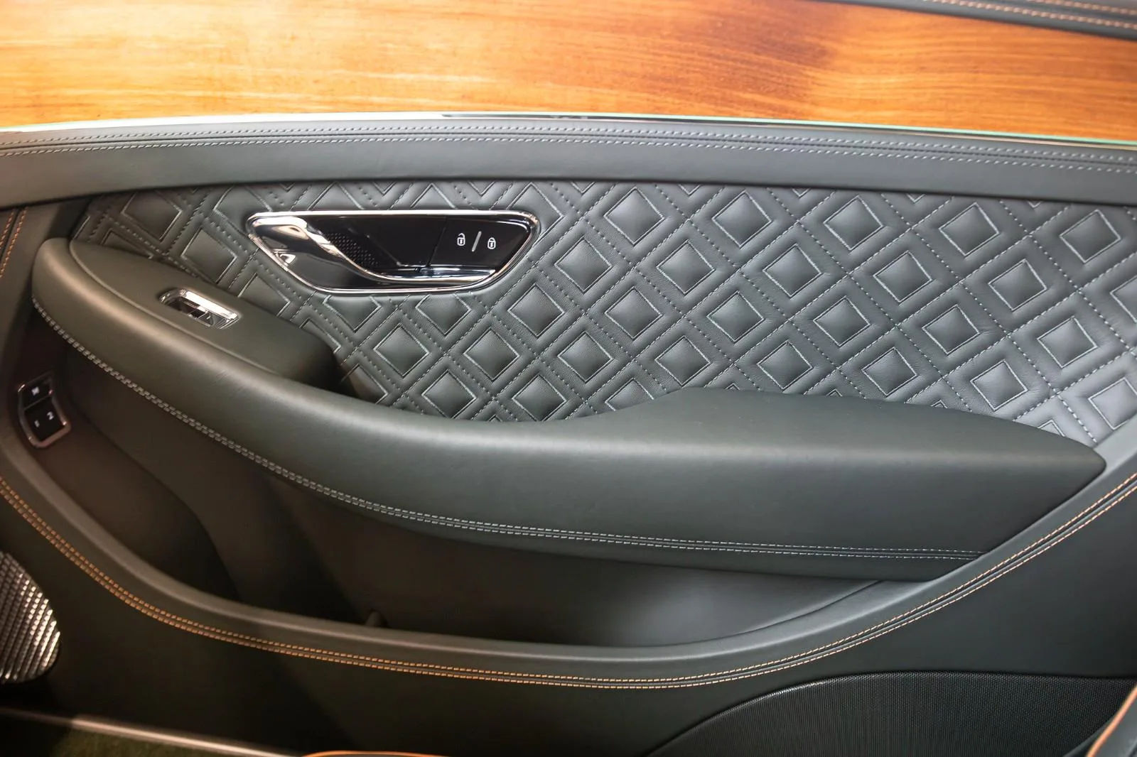 2023 Bentley Continental GT Azure V8, 19/24