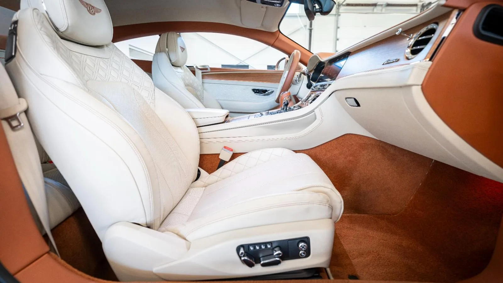 2023 Bentley Continental GT Azure V8, 13/15