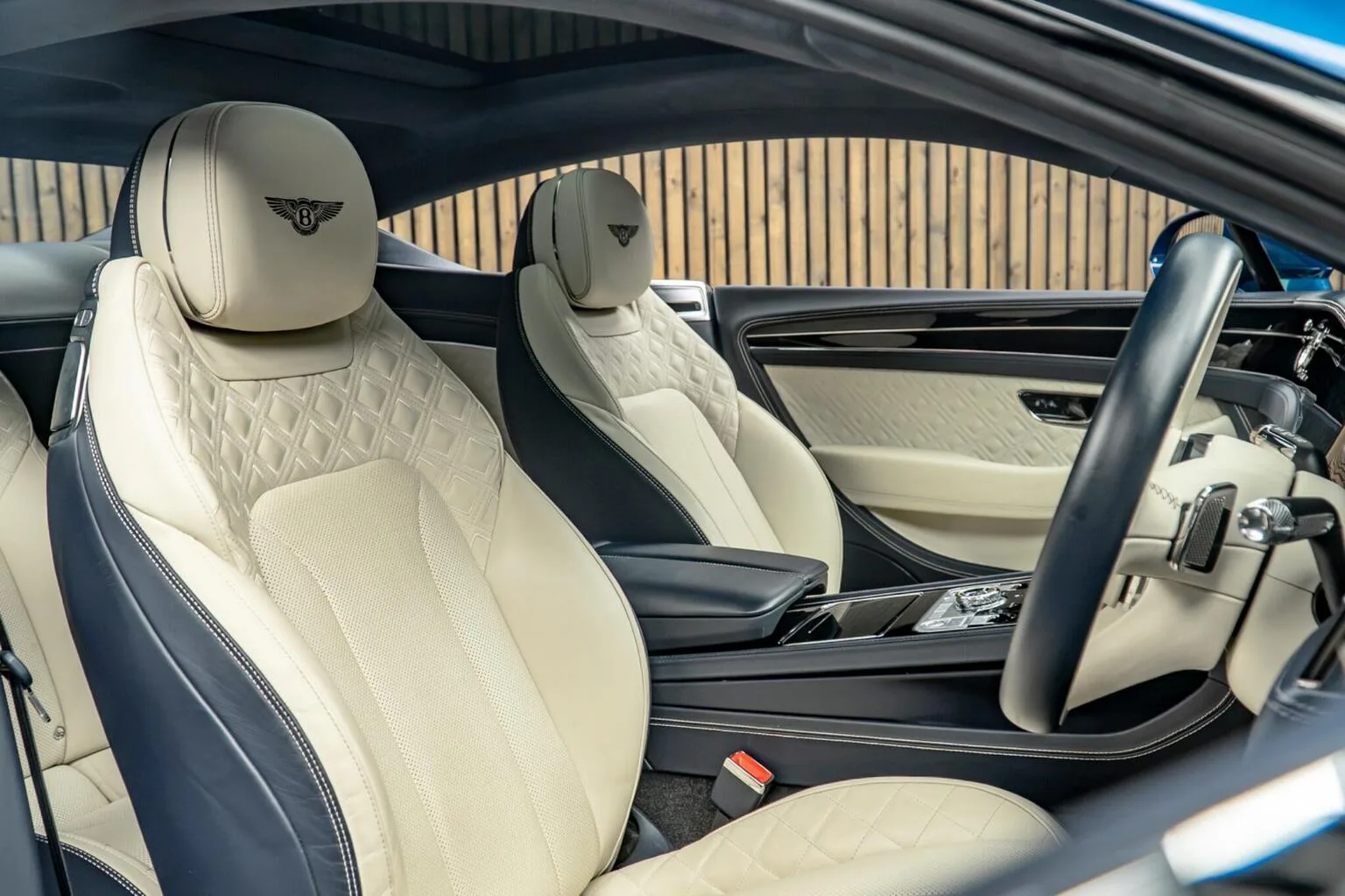 2023 Bentley Continental GT Azure, 2/30