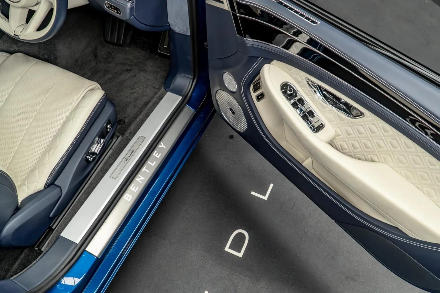 2023 Bentley Continental GT Azure, 28/30