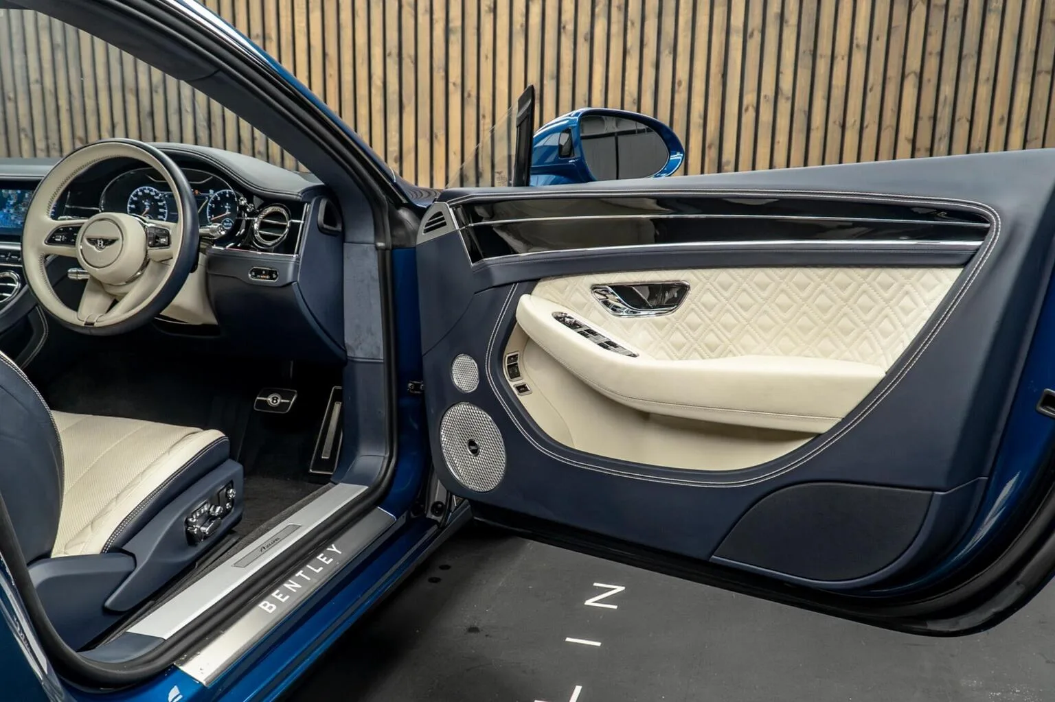 2023 Bentley Continental GT Azure, 30/30