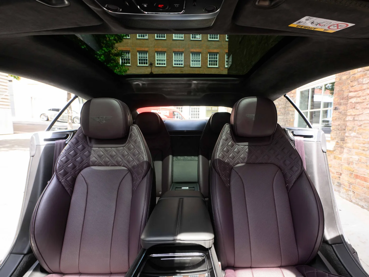 2023 Bentley Continental GT proposée par un groupe de concessions agréées à London, Royaume-Uni, photo 12 sur 25
