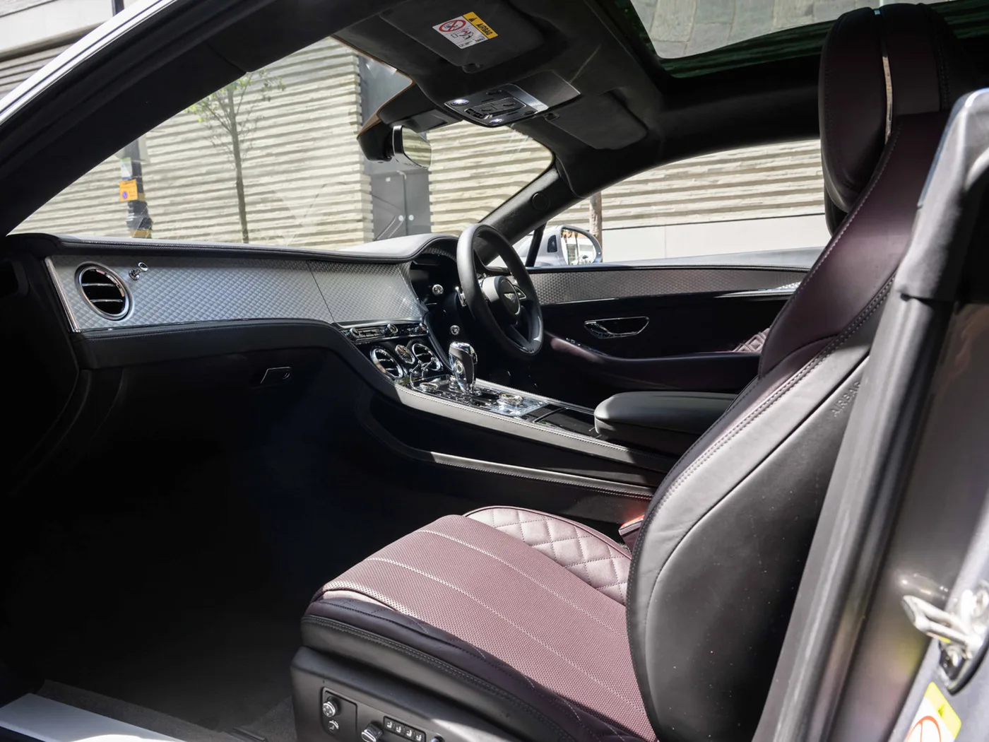 2023 Bentley Continental GT proposée par un groupe de concessions agréées à London, Royaume-Uni, photo 13 sur 25
