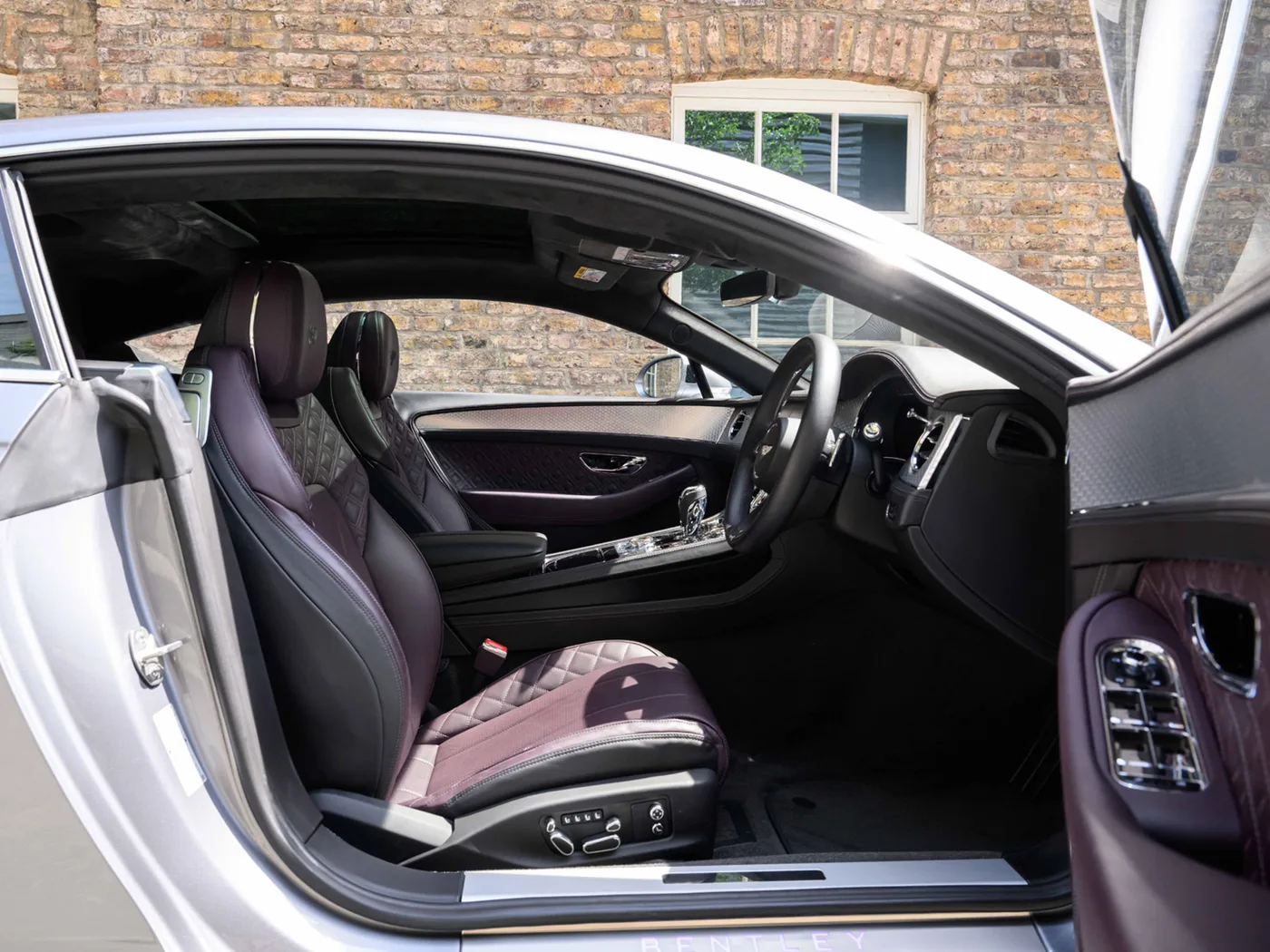 2023 Bentley Continental GT proposée par un groupe de concessions agréées à London, Royaume-Uni, photo 17 sur 25
