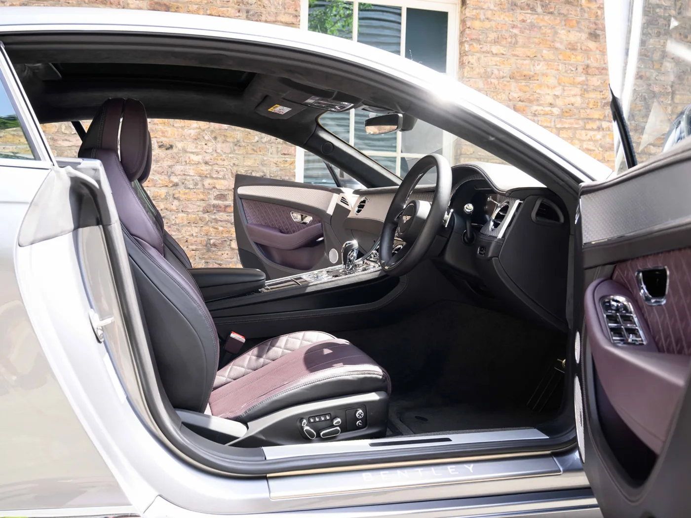2023 Bentley Continental GT proposée par un groupe de concessions agréées à London, Royaume-Uni, photo 19 sur 25