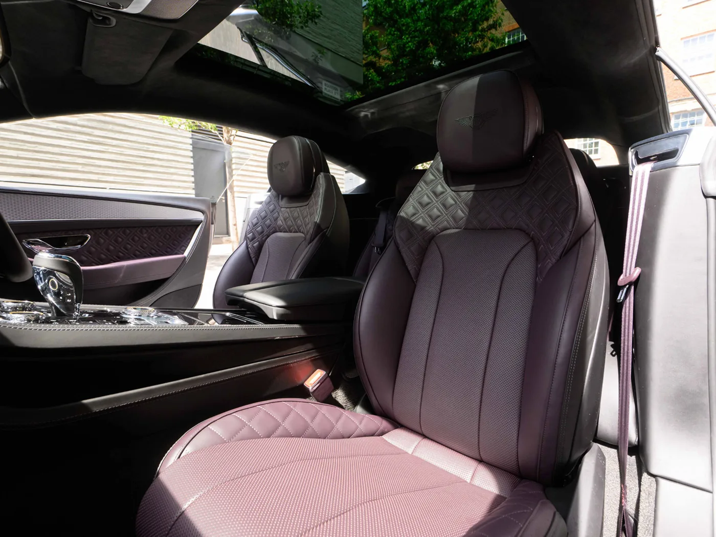 2023 Bentley Continental GT proposée par un groupe de concessions agréées à London, Royaume-Uni, photo 22 sur 25