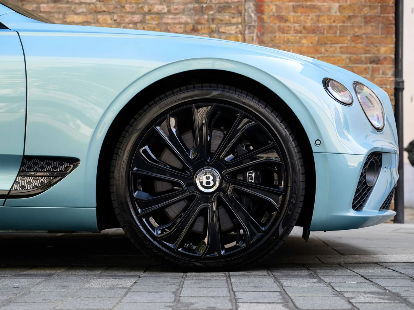 2023 Bentley Continental GT Mulliner W12 offered by a franchised dealer group in London, United Kingdom, photo 12 of 25