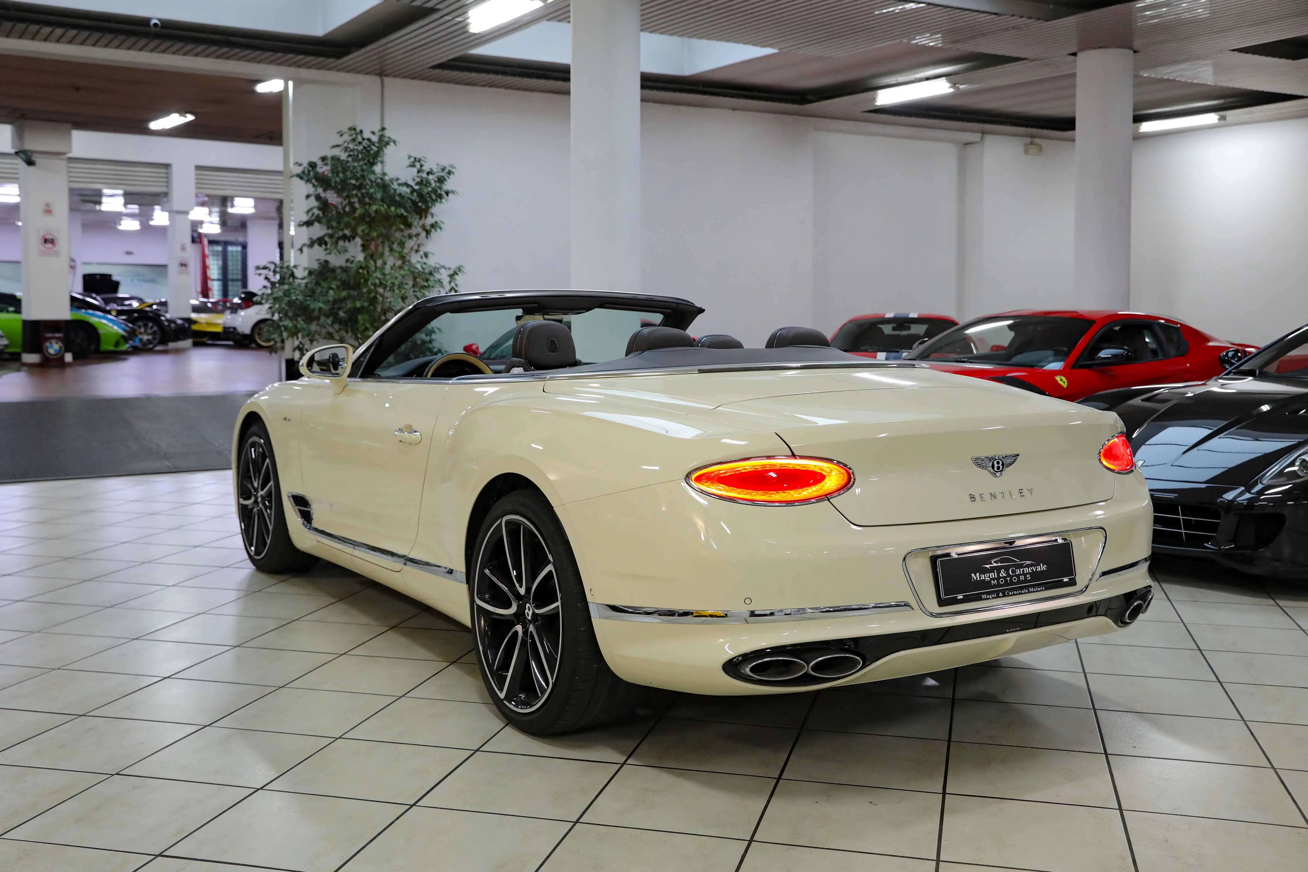 2023 Bentley Continental GTC Azure, 5/15
