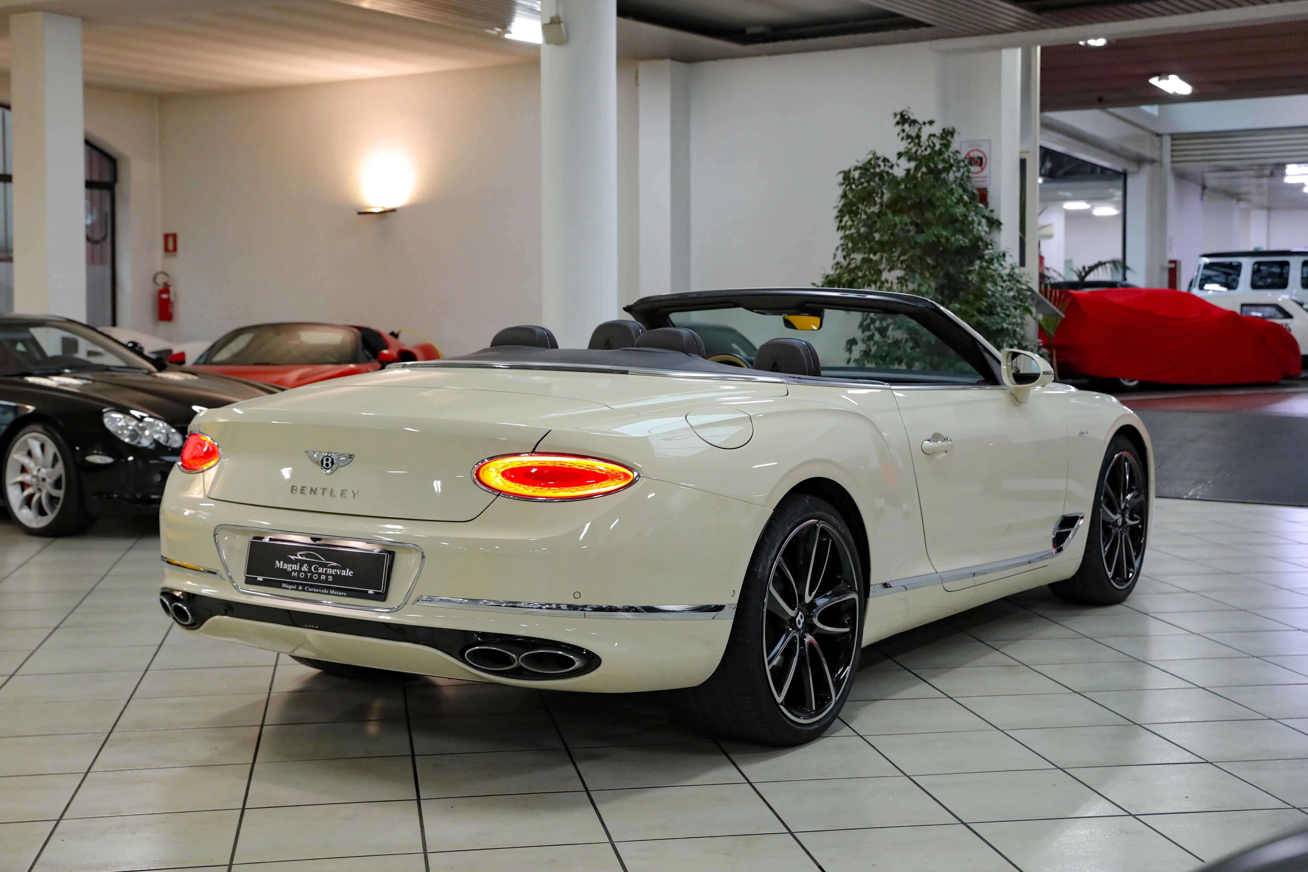 2023 Bentley Continental GTC Azure, 7/15